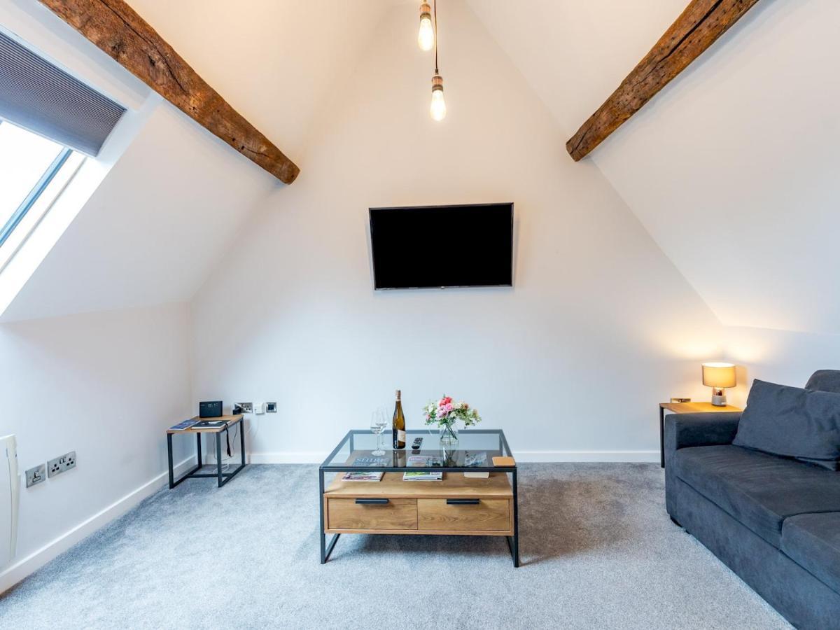 Pass The Keys 5C Charming Town Centre Apartment With Roof Top Views Шрусбъри Екстериор снимка